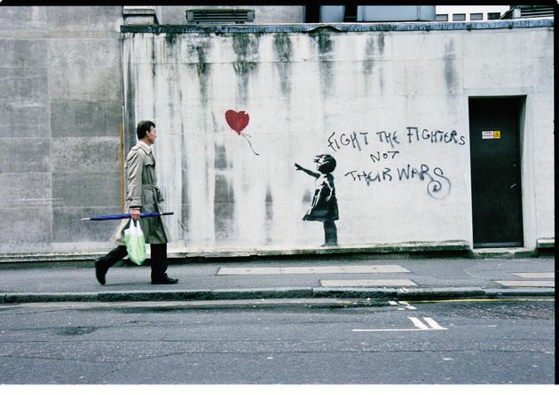 A La Poursuite De Banksy Le Fantôme Du Street Art - 