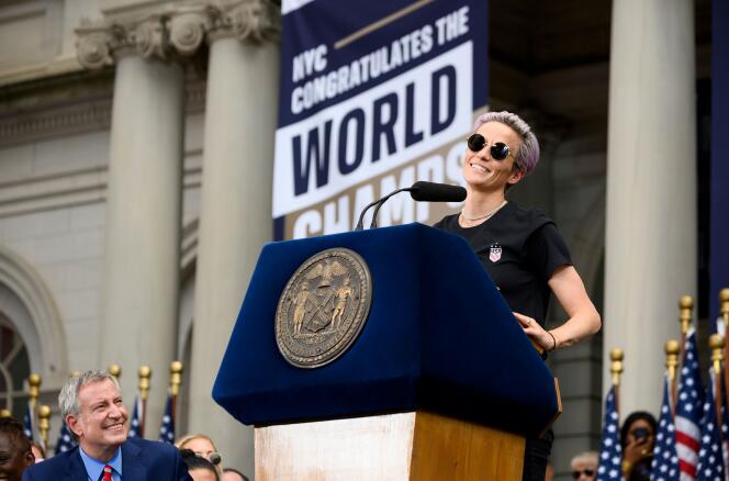 « C’est notre responsabilité de rendre ce monde meilleur », a lancé Megan Rapinoe à la fin de son discours, sur les marches de l’hôtel de ville de New York, mercredi 10 juillet 2019.