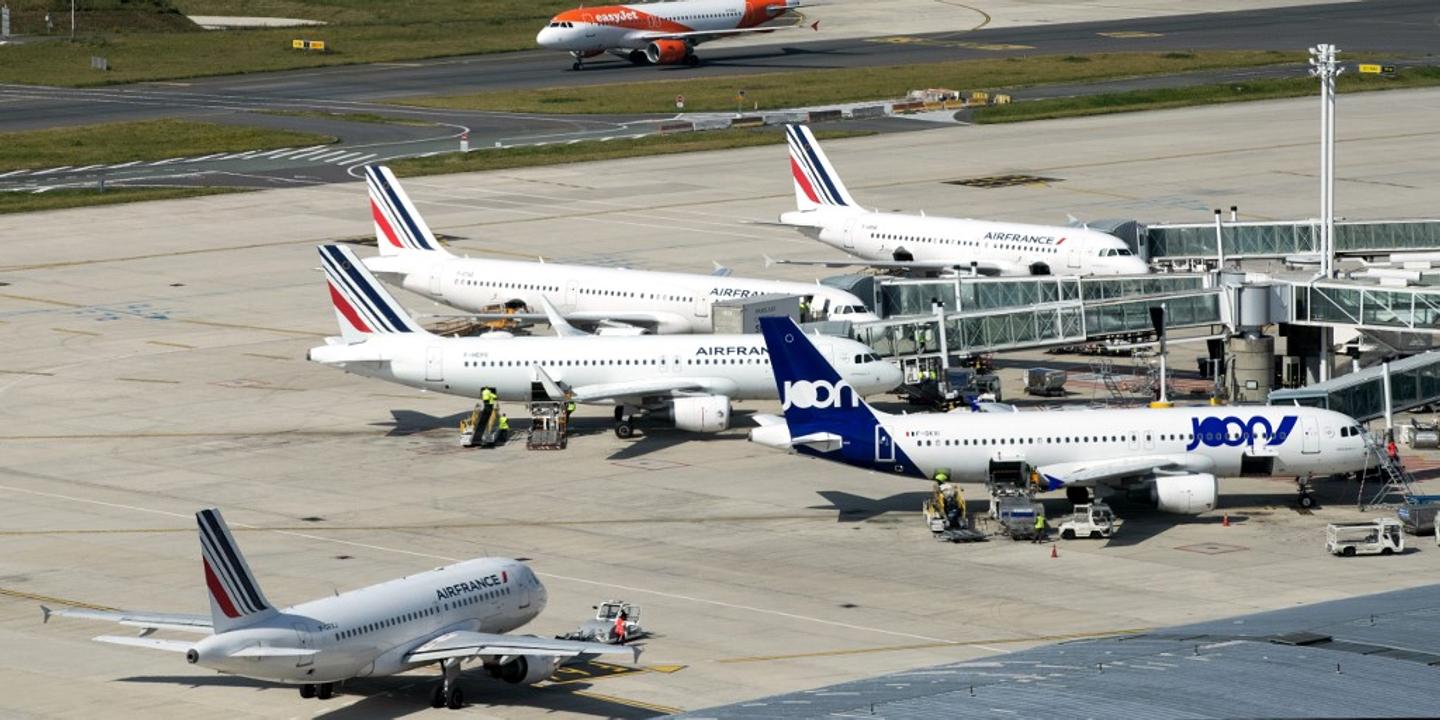 Le Gouvernement Taxe L Aerien Pour Financer Le Train