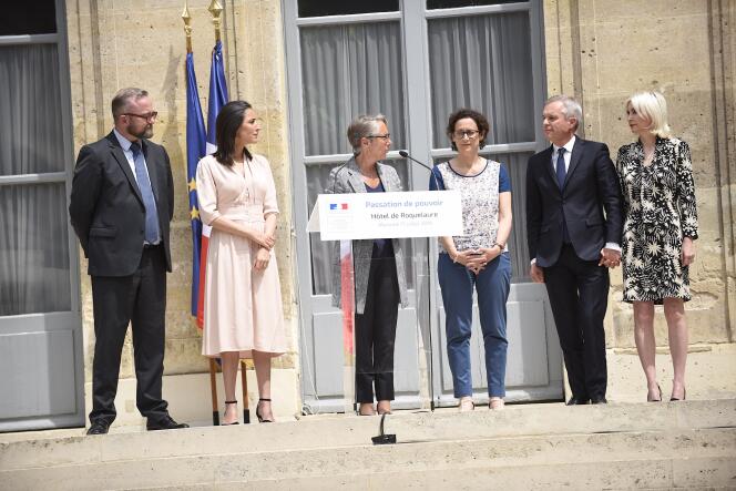 Cérémonie de passation des pouvoirs entre Francois de Rugy et Elisabeth Borne à la tête du ministère de la transition écologique, mercredi 17 juillet.