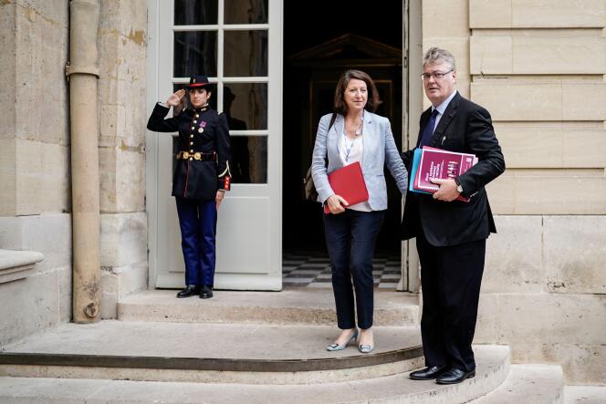 Jean-Paul Delevoye et la ministre Agnès Buzyn à Matignon à Paris, le 18 juillet.