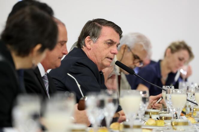Jair Bolsonaro lors d’un petit déjeuner avec les correspondants de la presse étrangère à Brasilia, le 19 juillet. Photo fournie par la présidence brésilienne.