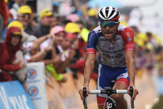 Rugby Thibaut Pinot en train d’exploser de joie intérieurement, le 21 juillet au Prat d’Albis.