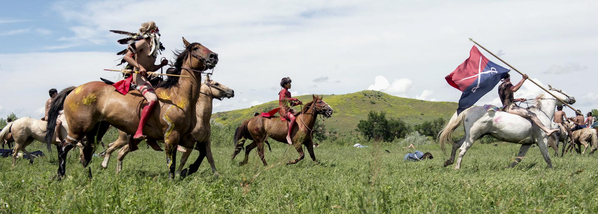 Les Sioux célèbrent la victoire sur la 7e cavalerie du général Custer en 1876, en reconstituant la bataille de Little Bighorn, le 23 juin 2018.