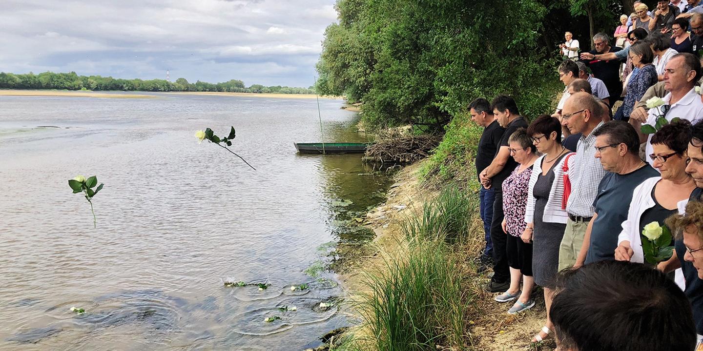 Juigne Sur Loire Sauve Ses Enfants Noyes De L Oubli