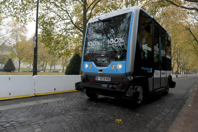 Test d’un véhicule autonome de la RATP à Vincennes (Val-de-Marne), en novembre 2017.