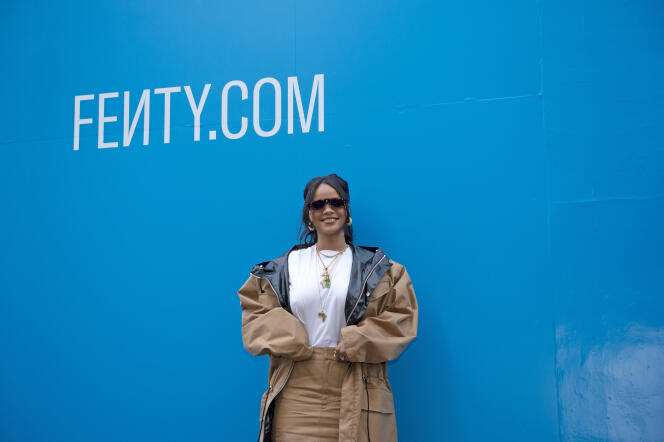 La chanteuse Rihanna, le 23 mai, à Paris, lors du lancement de Fenty, la marque de mode qu’elle a créée avec LVMH.