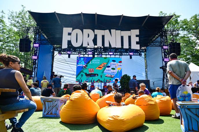 Epic Games est parti en guerre contre Apple et Google, en tentant de mettre les joueurs de son côté.