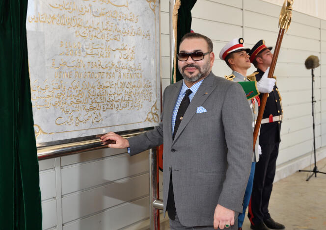 Le roi du Maroc, Mohammed VI, inaugure l’usine PSA de Kenitra (nord), le 20 juin 2019.