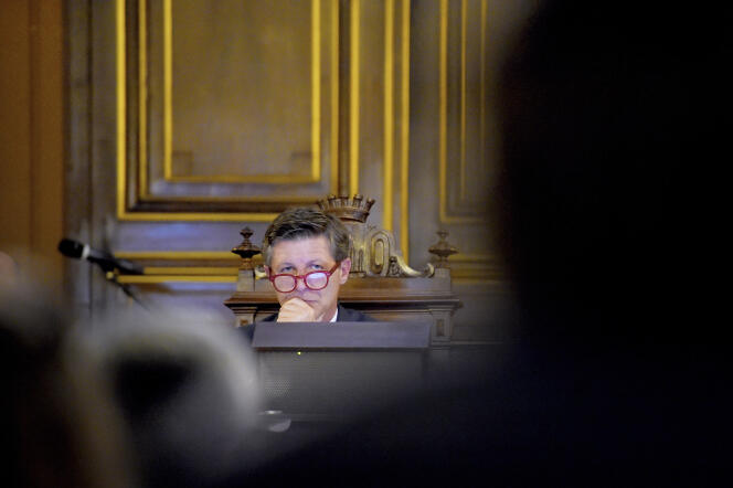 Nicolas Florian, maire de Bordeaux, lors d’un conseil municipal, le 7 mars.