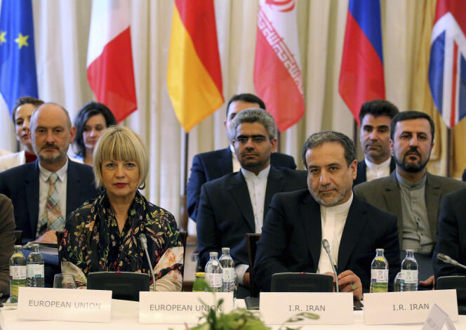 Helga Schmid du Service extérieur de l’UE et Abbas Araghchi du ministère iranien des affaires étrangères à Vienne, le 28 juillet.