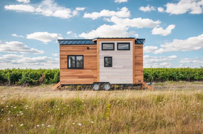La Tiny House Epona (Baluchon) pour deux personnes, dans la région de Bayonne (Pyrénées-Atlantiques), en août 2018.