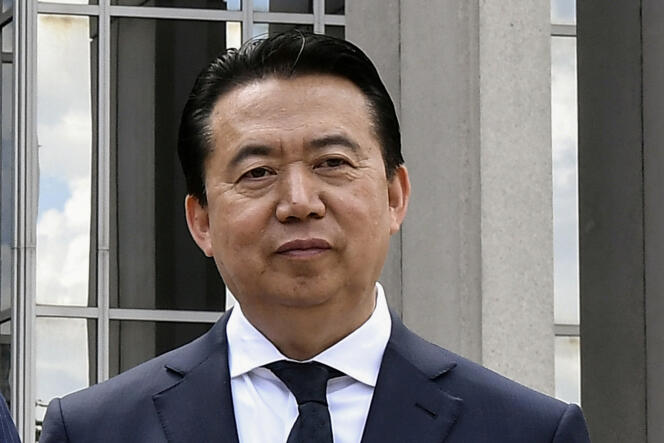 L’ancien président d’Interpol, Meng Hongwei, lors d’une visite au siège de l’Organisation internationale de la police, à Lyon, le 8 mai 2018.