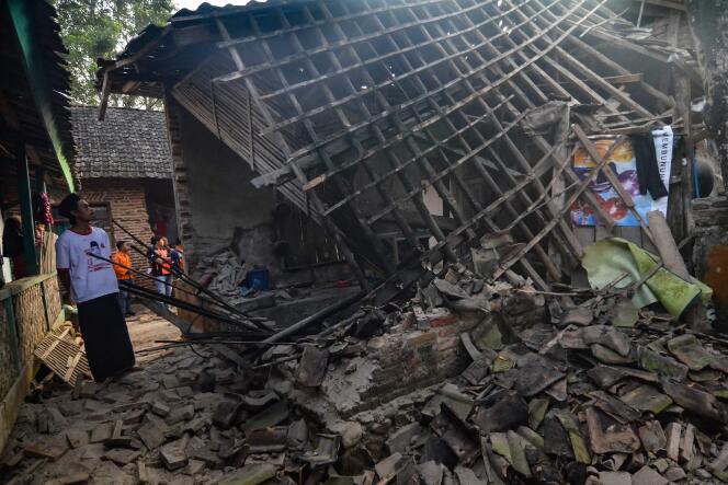 Dégâts causés à Pandeglang, en Indonésie, par le séisme qui s’est déclenché au large des côtes de Java, le 3 août.