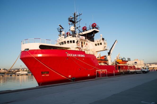 L’« Ocean-Viking » dans le port de Marseille le 4 août.
