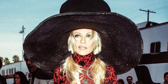 Le grand défilé de Pamela Anderson