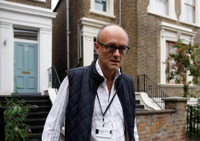 Dominic Cummings, devant son domicile, à Londres, le 9 août.
