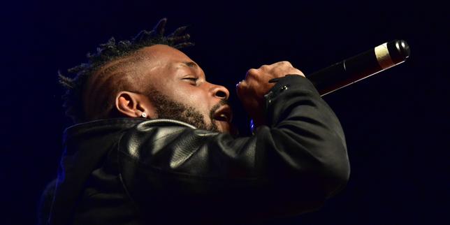 Le chanteur ivoirien DJ Arafat, légende du coupé-décalé, est mort dans un accident de la route