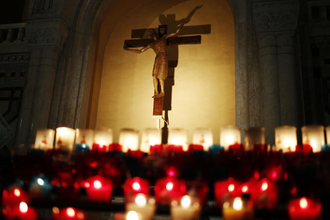 La Commission indépendante sur les abus sexuels dans l’Eglise (Ciase) catholique avait lancé pendant dix-sept mois un appel à témoignages passant par une plate-forme téléphonique en lien avec France Victimes, qui a pris fin le 31 octobre.