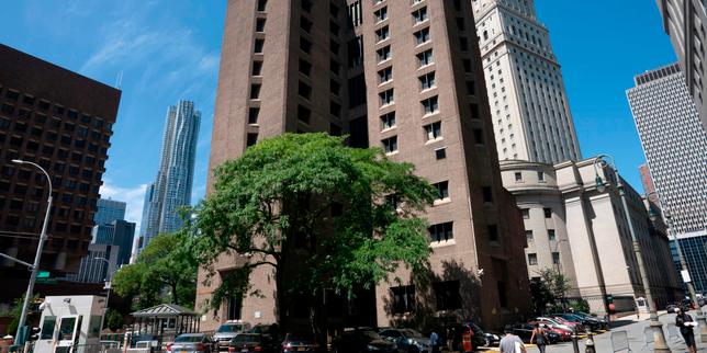 Les héritiers d’Epstein attaqués en justice par une victime présumée