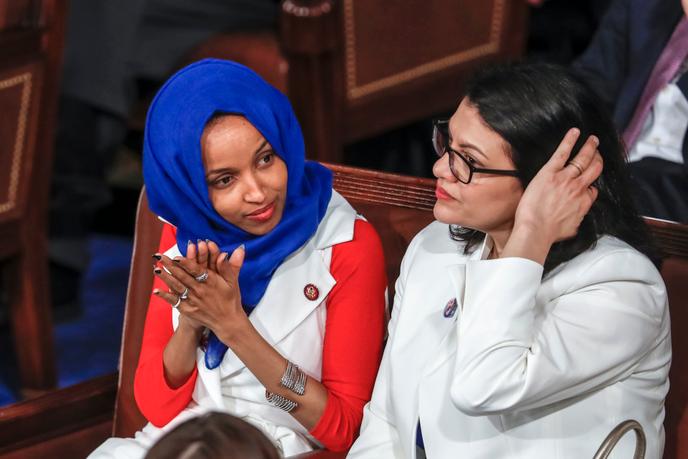 Les élues Ilhan Omar (gauche) et Rashida Tlaib (droite) au Capitole, à Washington, le 5 février dernier.