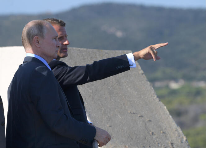 Le président russe Vladimir Poutin et le président français Emmanuel Macron lors d’une rencontre au fort de Brégançon (Var), le 19 août.