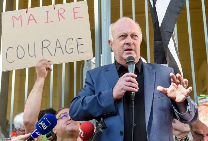 Le maire de Langouët, Daniel Cueff, convoqué par le tribunal administratif de Rennes pour avoir pris un arrêté antipesticides, le 22 août 2019.