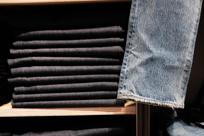 Un magasin de jeans à New York en mars.