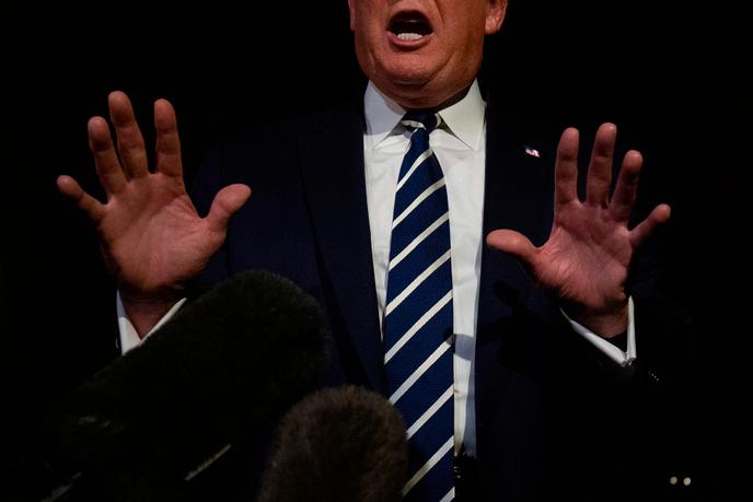 Donald Trump đã trả lời báo chí từ Nhà Trắng trước khi lên đường tới G7 Biarritz, ngày 23/8.