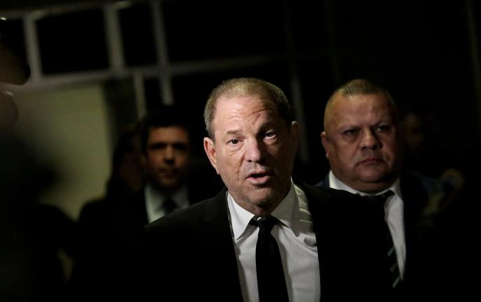Harvey Weinstein's L'ancien producteur of the United States of America with the Tribunal de l'Etat de New York oi lui a été notifié un nouvel acte d'accusation, le 26 août 2019.