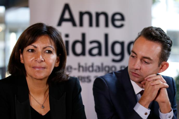 Anne Hidalgo, alors candidate à la mairie de Paris, et Ian Brossat, qui deviendra adjoint au logement, le 22 octobre 2013.