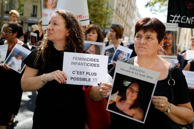 Manifestation de l’association « Féminicides par compagnons ou ex », le 3 septembre à Paris.