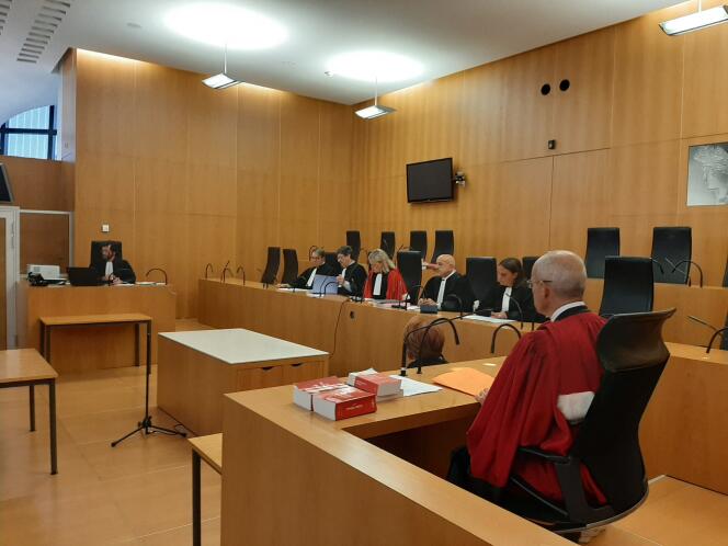 Les magistrats de la cour criminelle départementale du Calvados, à Caen, avant l'ouverture du premier procès de cette nouvelle juridiction.