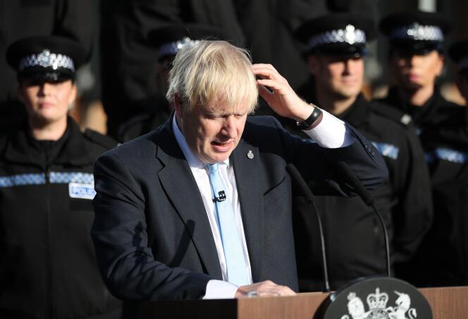 Boris Johnson, lors de sa conférence presse dans une caserne de police du Yorkshire, le 5 septembre.