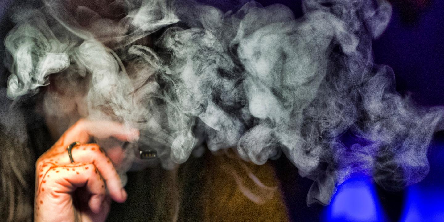 Aux Etats-Unis, cinq morts lies  la cigarette lectronique