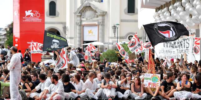 Venise : Le tapis rouge de la Mostra occupé par des manifestants
