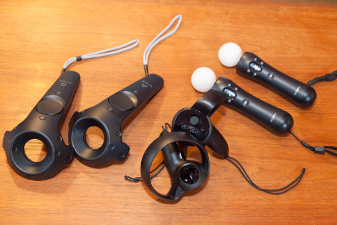 De gauche à droite : les contrôleurs Vive, Oculus Touch et PlayStation Move.