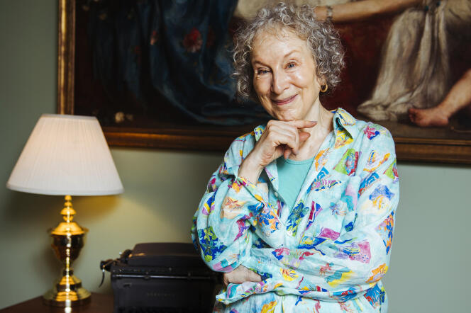 En 2019, l’autrice Margaret Atwood a fait partie des personnes ciblées, notamment pour les épreuves de son roman « Les Testaments », la suite très attendue de « La Servante écarlate ».