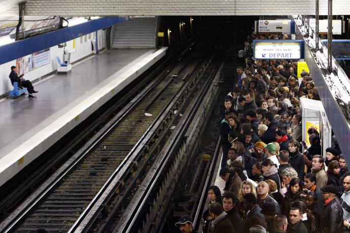 Le métro parisien, station Châtelet, le 14 novembre 2007, jour de grève à la RATP.