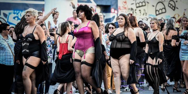 Un défilé de mannequins atypiques à Paris pour promouvoir le mouvement « body positive »