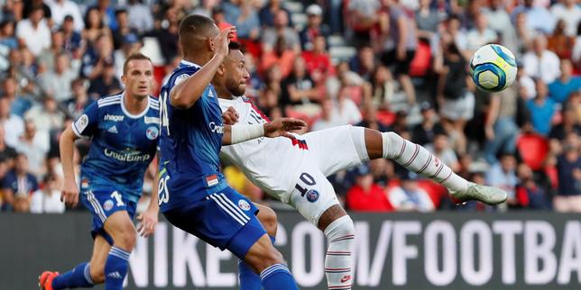 Ligue 1 : le retour de Neymar, entre sifflets et coup de génie