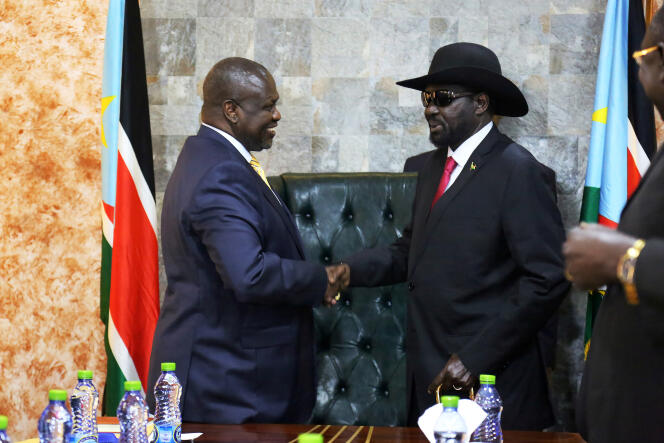 Le président du Soudan du Sud Salva Kiir (à droite) et l’ancien vice-président et principal opposant Riek Machar à Juba, le 9 septembre 2019.