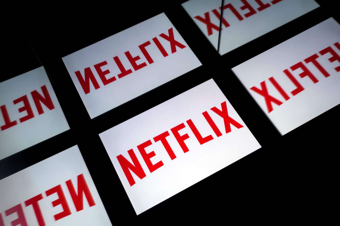 Regarder la vidéo Streaming : plus de sept mille artistes français réclament une meilleure rémunération par les plates-formes comme Netflix