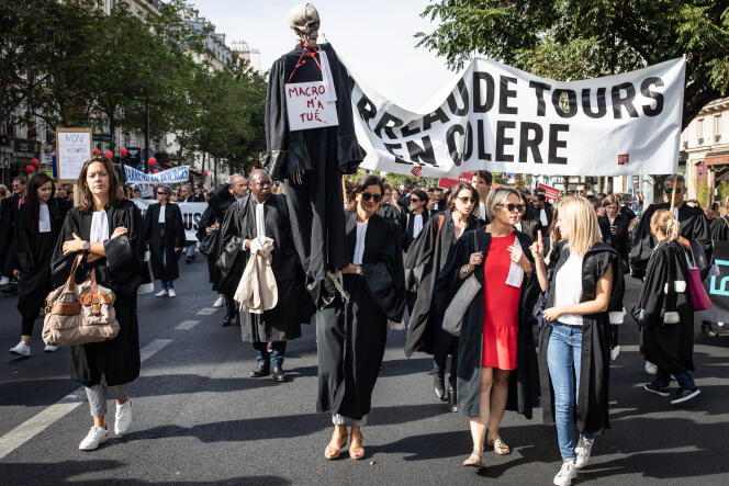 Manifestation contre la réforme des retraites, le 16 septembre à Paris.