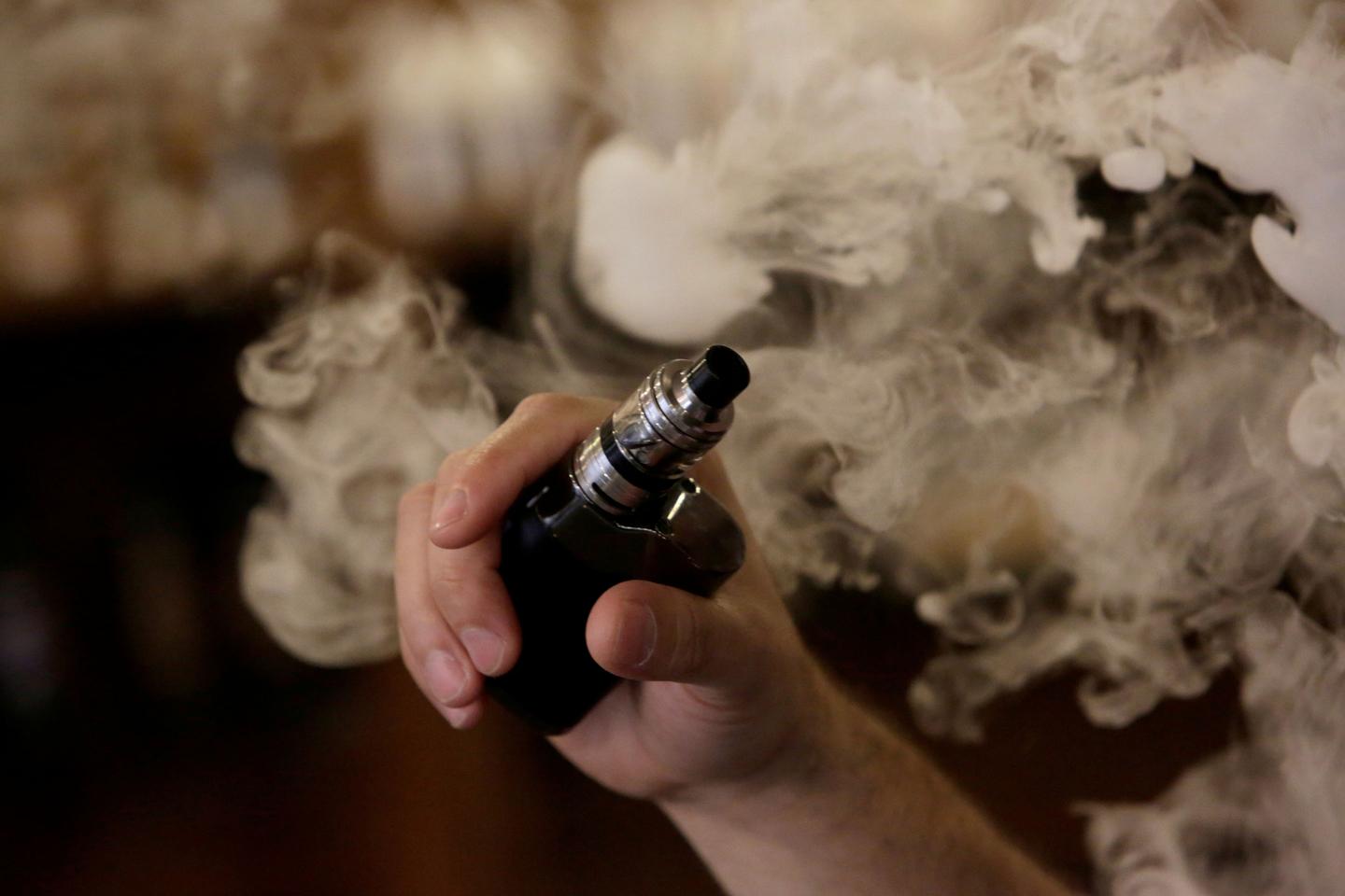 L'Inde interdit les cigarettes lectroniques pour amliorer la  sant  publique
