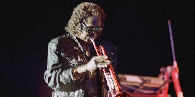 Jazz : Miles Davis coupé au montage