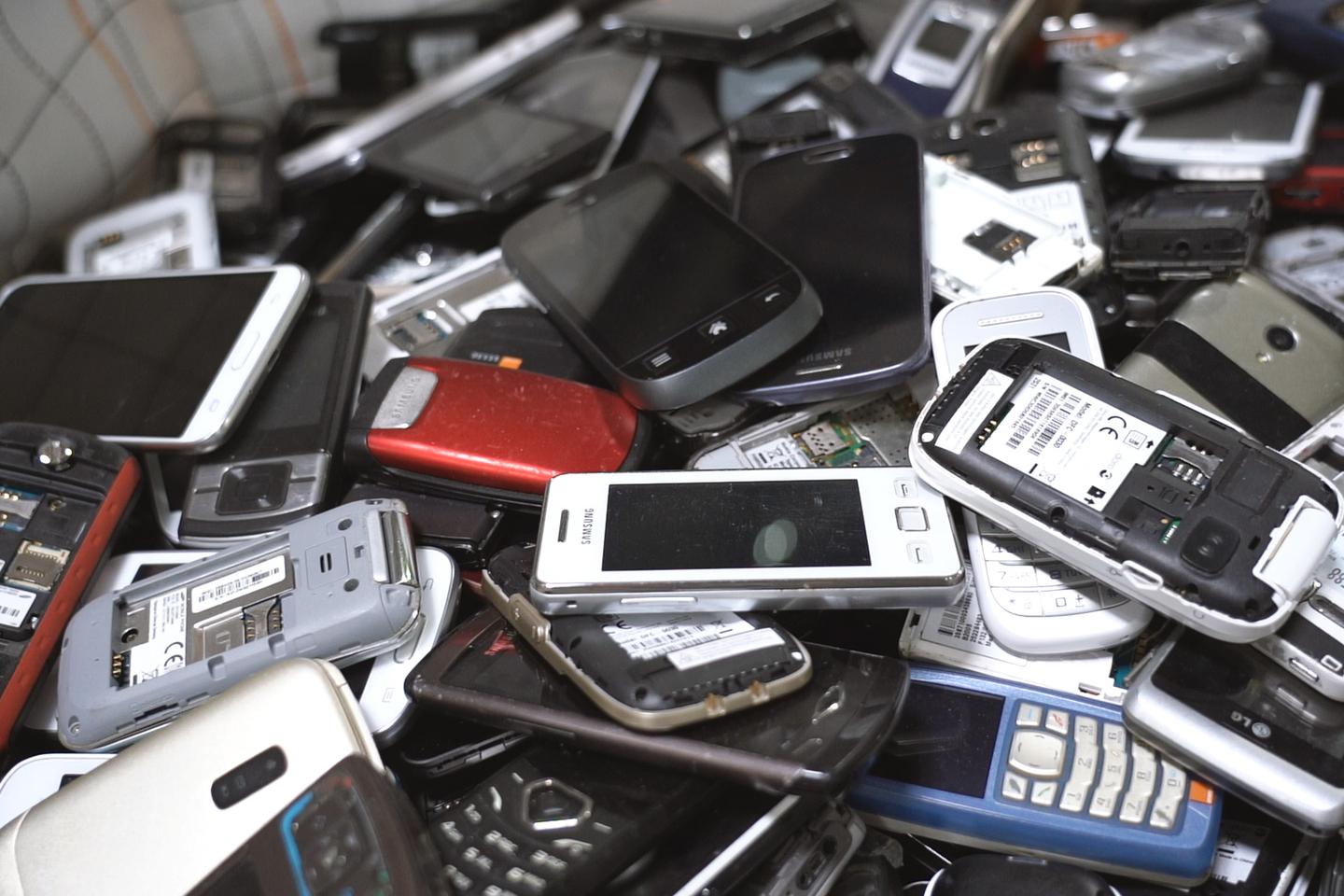 Reconditionnement des ordinateurs et smartphones : près de 400 ateliers en France, mais un maillage du territoire encore inégal
