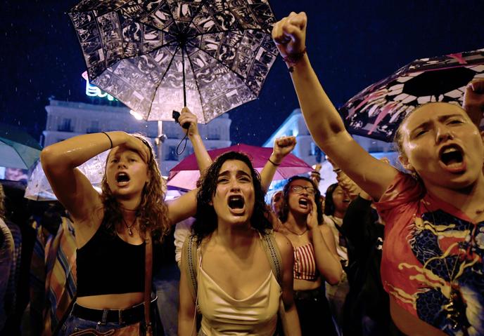 Protesters gathered in Madrid's Puerta del Sol Square, Friday, September 20th. Many carried candles, torches or mobile phones to commemorate the memory of the victims.