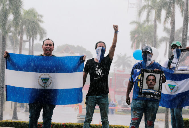 Des manifestants protestent contre le gouvernement de Daniel Ortega, à Managua, le 21 septembre.