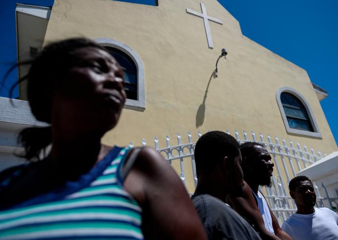 Une église où ont trouvé refuge de nombreux Haïtiens après leur évacuation, à Nassau sur l’île d’Abaco (Bahamas), le 9 septembre.